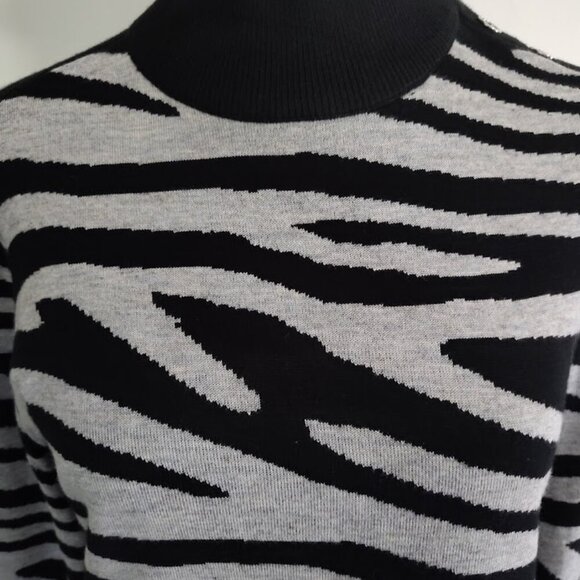 Calvin Klein Zebra Print Button Side Collar Women's Size Small Black & Gray - Picture 6 of 9
